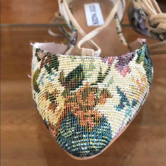 Steve Madden - Picture 5 of 7